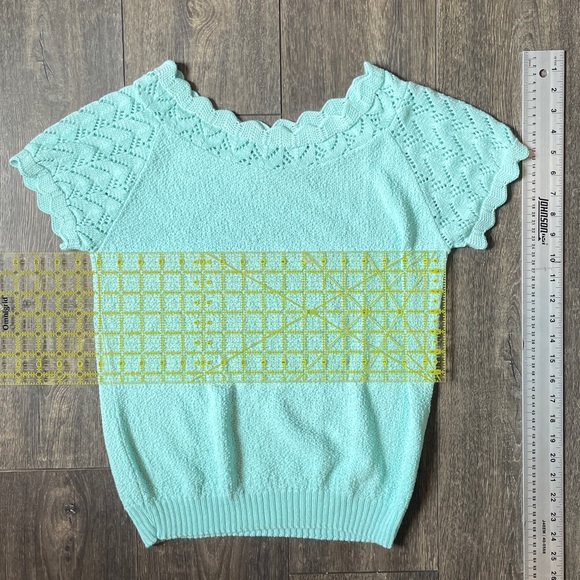 M Scalloped edge short sleeve knit sweater top 80’s teal, near perfect condition - Picture 6 of 6